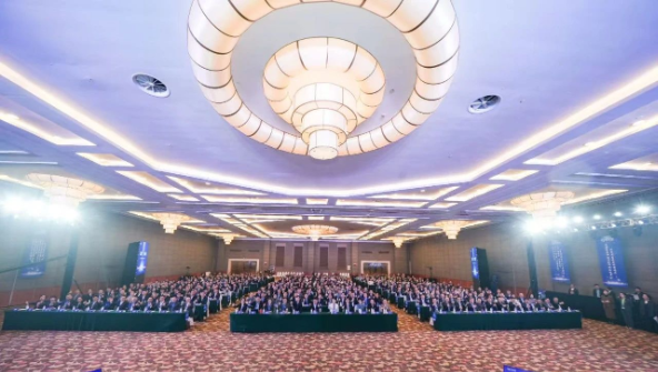 把握变局 拥抱变化——九洲国际健康集团召开 2025年度工作会议